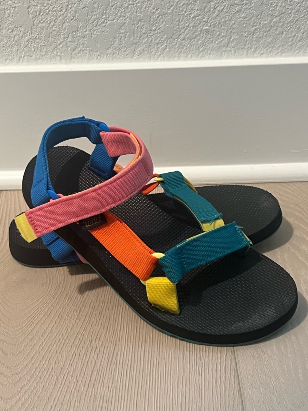 Teva Original Universal Sandals Women’s Size 8 Colorblock Retro